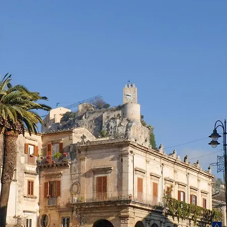 4 Bedroom Awesome In Modica