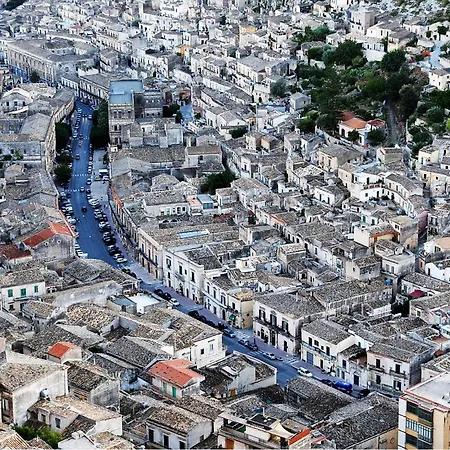 4 Bedroom Awesome In Modica