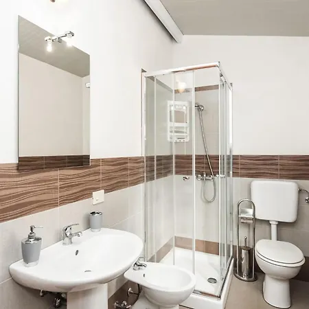4 Bedroom Awesome In Holiday home *