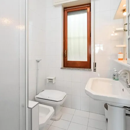 4 Bedroom Awesome In