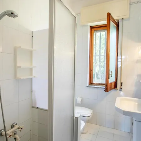 4 Bedroom Awesome In Prázdninový dům