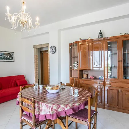 Prázdninový dům 4 Bedroom Awesome In