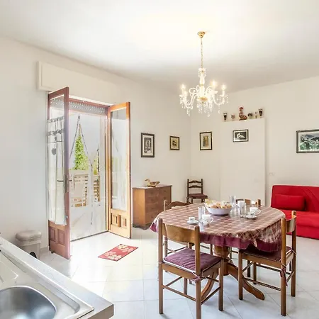 4 Bedroom Awesome In Holiday home Modica