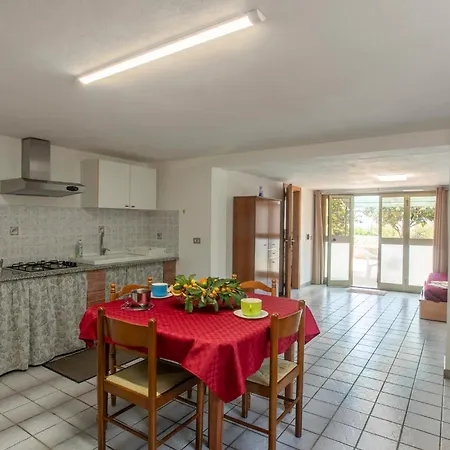 Holiday home 4 Bedroom Awesome In