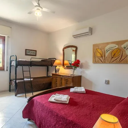 4 Bedroom Awesome In *