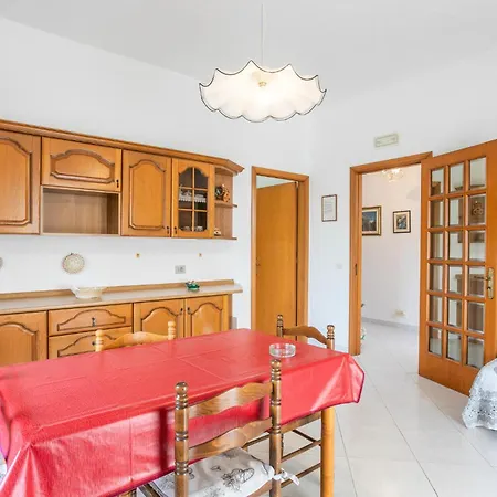 4 Bedroom Awesome In Modica