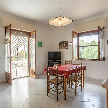 Holiday home 4 Bedroom Awesome In