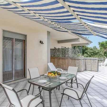 4 Bedroom Awesome In Modica