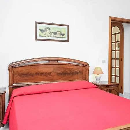 4 Bedroom Awesome In Holiday home *