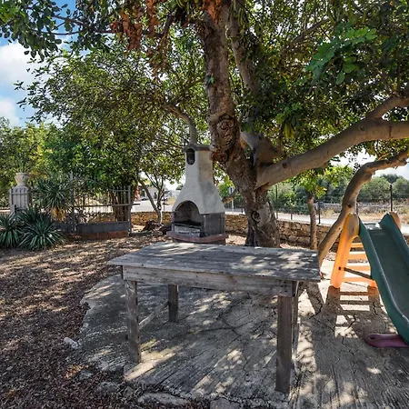 4 Bedroom Awesome In Holiday home Modica