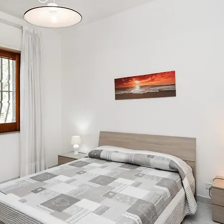 Holiday home 4 Bedroom Awesome In