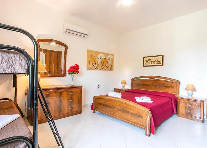 4 Bedroom Awesome In Modica