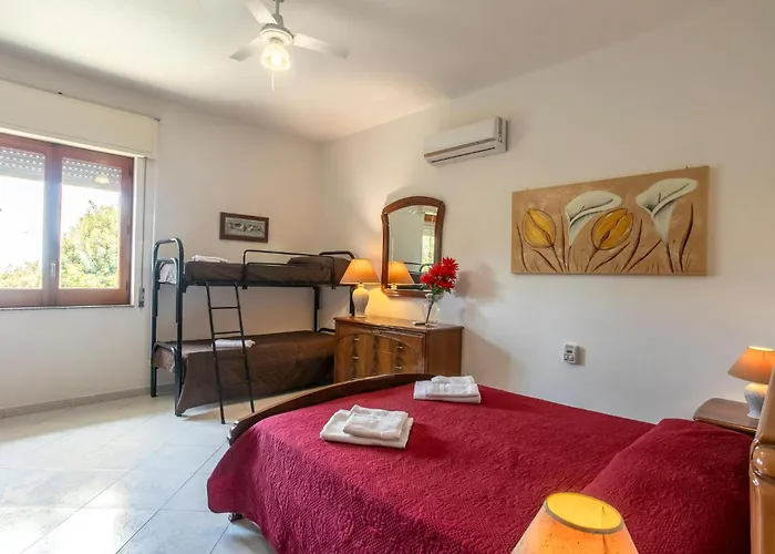4 Bedroom Awesome In *