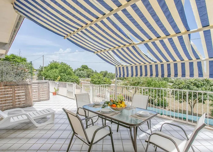 4 Bedroom Awesome In * Modica